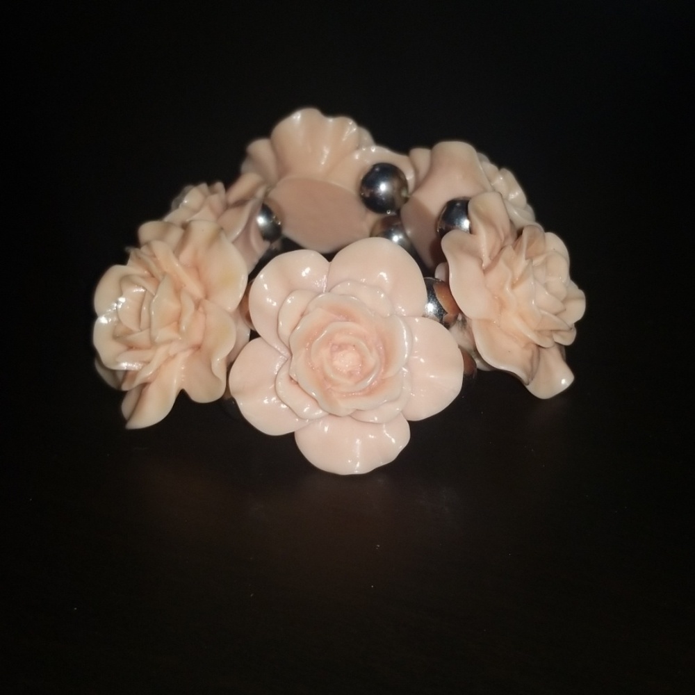 Flower bracelet